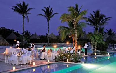 Dining by the pool